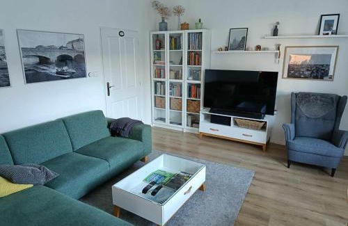 Ruzinov Apartment | Apartmán v záhrade