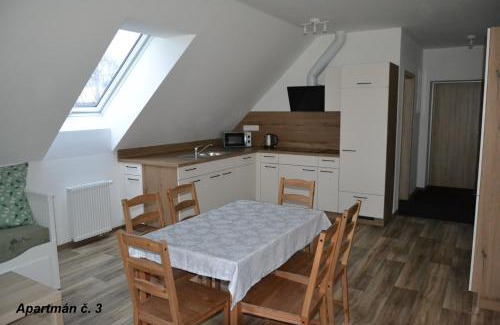 Suchdol nad Luznici Apartment | Apartmány Benátky