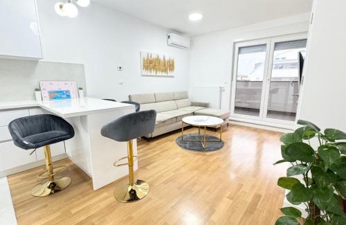 Zagreb Apartment | Apartman Lilly - SelfCheckIn - Zagreb - Mirna Lokacija - Lođa