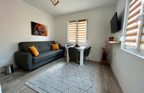 Pirot Apartment | Apartman "Lola"