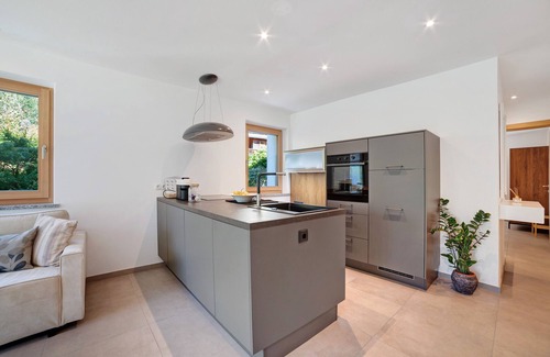 Salonetto Apartment | Apartment 'Sina' with Mountain View, Private Terrace and Wi-Fi