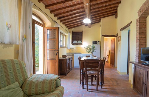 Badicorte Apartment | Apartment for 4 people in a farmhouse in Valdichiana in Tuscany