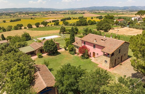 Badicorte Apartment | Apartment for 4 people in a farmhouse in Valdichiana in Tuscany