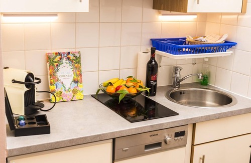 Hernals Apartment | Apartment 1 top floor apartment with terrace