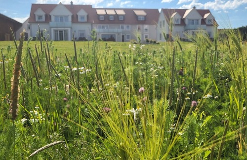 Feuchtwangen Apartment | Apartment 1 with balcony and whirlpool tub