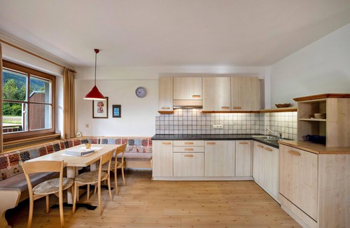 Valdaora di Sopra Apartment | Apartment '1' with Mountain View, Shared Garden and Wi-Fi