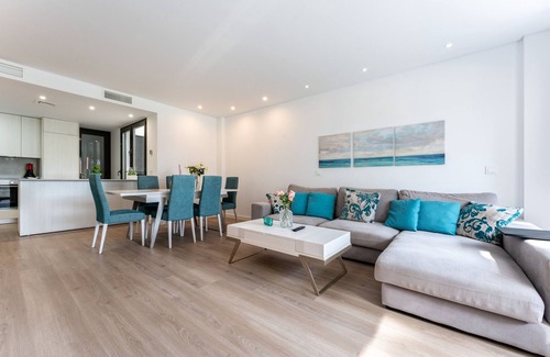 La Cala de Mijas Apartment | Apartment '206 Navigolf 3' with Mountain Views, Wi-Fi and Air Conditioning