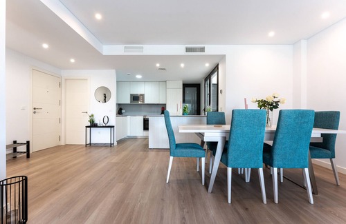 La Cala de Mijas Apartment | Apartment '206 Navigolf 3' with Mountain Views, Wi-Fi and Air Conditioning