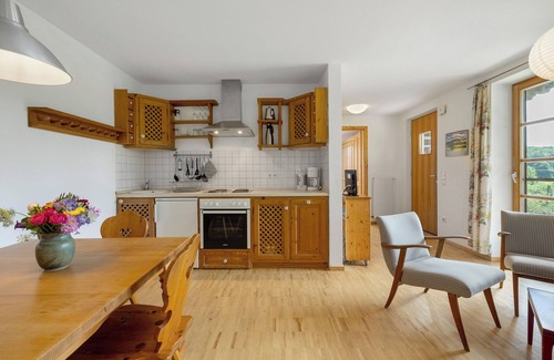 Seeshaupt Apartment | Apartment '3 Zimmer' with Private Terrace, Shared Garden and Wi-Fi