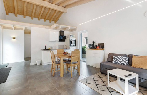 Moos Apartment | Apartment '57 Qm' with Balcony and Wi-Fi