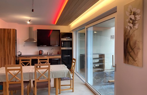 Waschenbeuren Apartment | Apartment '81qm' with Private Terrace and Wi-Fi