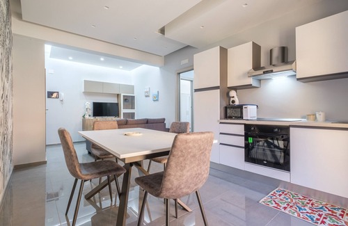 Chianchitta-Pallio Apartment | Apartment "A Due Passi dal Mare" with Mountain View, Balcony & Wi-Fi