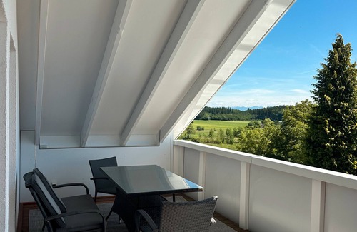 Waldburg Apartment | Apartment 'Alpenblick' with Mountain View, Private Terrace and Wi-Fi