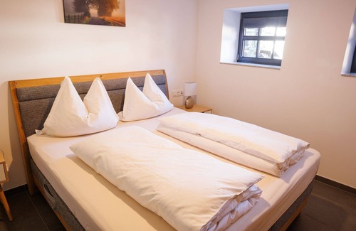 Aua Apartment | Apartment 'Alter Kuhstall' with Private Terrace and Wi-Fi