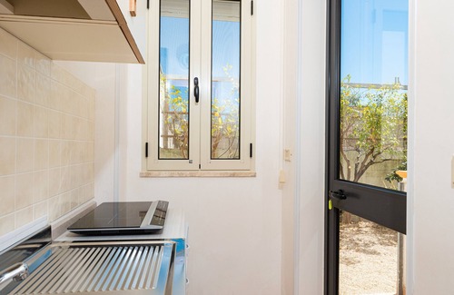 Cocumola Apartment | Apartment 'Angeli Nel Salento - Holiday Home 2' with Private Terrace, Wi-Fi and Air Conditioning