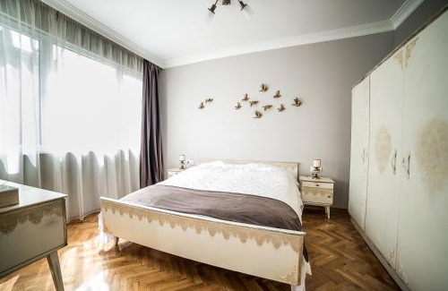 Stara Zagora Apartment | Apartment Antique Theatre 3 - RETRO