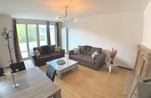 Ladoix-Serrigny Apartment | Apartment-Apartment-Ensuite with Bath-Terrace