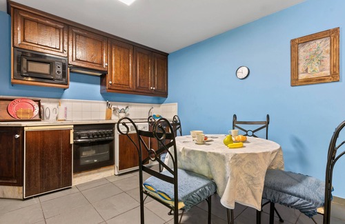 Cibuyo Apartment | Apartment 'Apartamentos Puente Del Narcea 2' with Mountain Views, Private Terrace and Wi-Fi