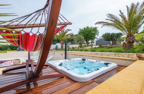 Carsac-de-Gurson Apartment | Apartment 'Appartement De Vacances Carsac 3' with Shared Pool, Shared Terrace and Shared Garden