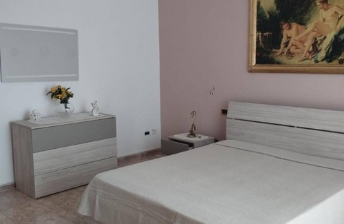 Massafra Apartment | Apartment 'Arancia E Cannella' with Private Garden, Wi-Fi and Air Conditioning