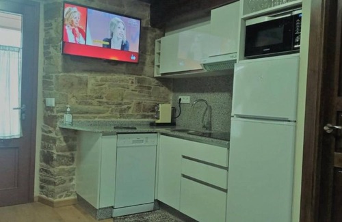 Fonsagrada Apartment | Apartment 'Arriba' with Shared Terrace, Balcony and Wi-Fi