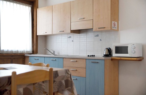 Trepalle Apartment | Apartment "Bait Del Pont 54" with Mountain View, Wi-Fi, Balcony & Garden