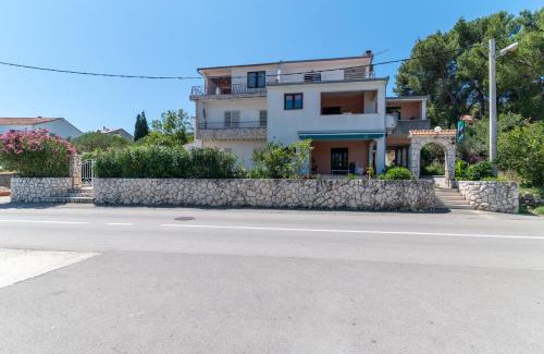 Arbanija Apartment | Apartment Batela