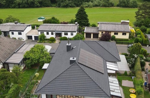 Westerfeld Apartment | Apartment 'Bei Den Taunusbäumen' with Private Garden and Wi-Fi