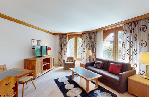 Zuoz Apartment | Apartment Belvair 32 - Well-maintained and renovated 2.5-Room Apartment