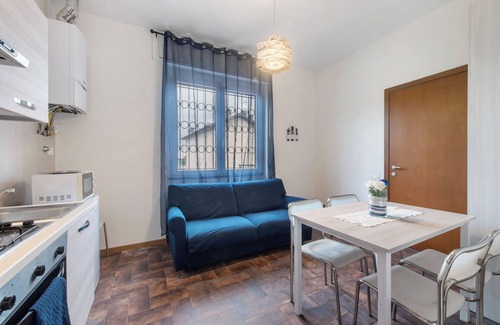 Alzate Brianza Apartment | Apartment 'Blu' with Shared Terrace and Wi-Fi