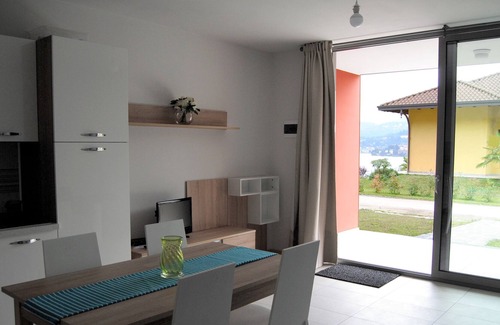 Pella Apartment | Apartment "Blue" in the house with lake view, parking and private beach