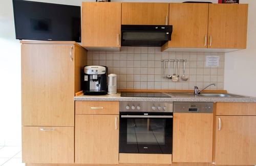 Hofstetten Apartment | Apartment 'Blumenwiese' with Balcony and Wi-Fi