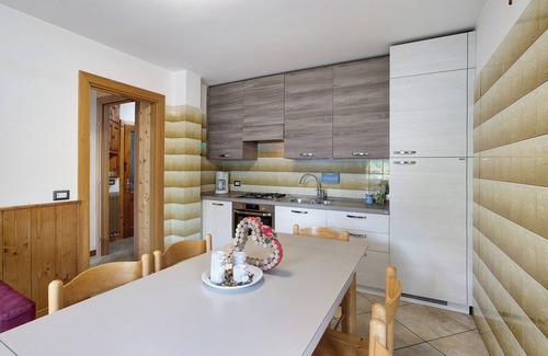 San Rocco Apartment | Apartment "Bormetti Paolo Sara" with Mountain View, Shared Garden & Wi-Fi