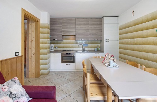 San Rocco Apartment | Apartment "Bormetti Paolo Sara" with Mountain View, Shared Garden & Wi-Fi