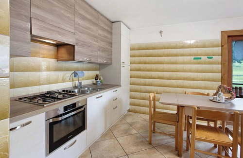 San Rocco Apartment | Apartment "Bormetti Paolo Sara" with Mountain View, Shared Garden & Wi-Fi