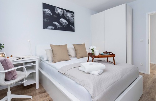 Bronowice Apartment | Apartment Bronowicka by Renters
