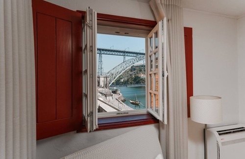 Sao Nicolau Apartment | Apartment 'C 2 Quartos Vista Rio' with Wi-Fi and Air Conditioning