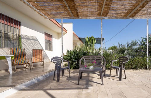 Roca Vecchia Apartment | Apartment 'Casa Eleonora' with Private Terrace, Private Garden and Air Conditioning