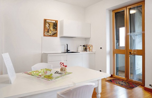Alba Apartment | Apartment 'Casa Gallinotto' with Private Garden, Wi-Fi and Air Conditioning
