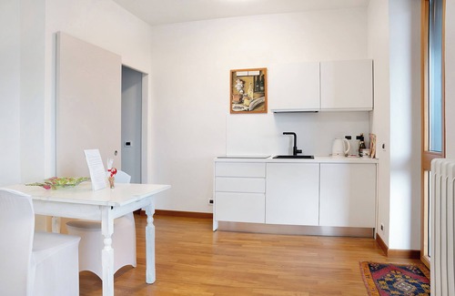 Alba Apartment | Apartment 'Casa Gallinotto' with Private Garden, Wi-Fi and Air Conditioning