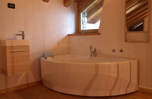 Planaz Apartment | Apartment 'Casa Girod - Elegance' with Mountain View, Private Terrace and Wi-Fi