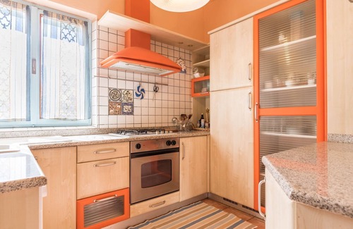 Pietramurata Apartment | Apartment “Casa Jasmina” with Mountain View, Wi-Fi, Terrace & Garden