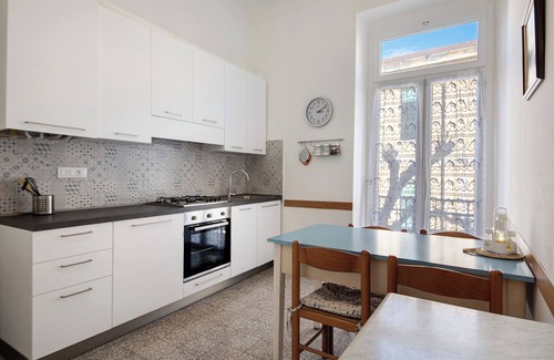 Levanto Apartment | Apartment 'Casa Mare Levanto 2' with Private Terrace and Wi-Fi