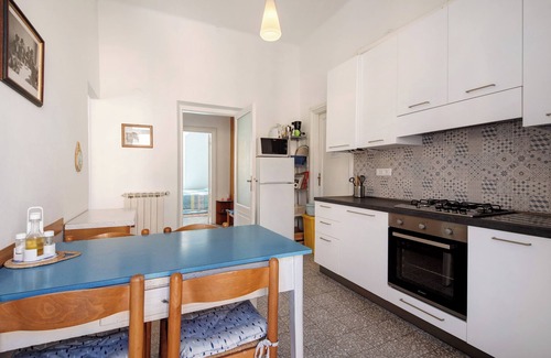 Levanto Apartment | Apartment 'Casa Mare Levanto 2' with Private Terrace and Wi-Fi