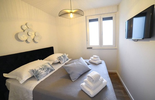 Mejasi Apartment | Apartment Cesarica (99591-A1) - Split