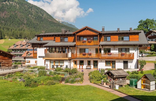 Sesto Apartment | Apartment 'Chalet Rudla for 2 People' with Mountain View, Shared Garden and Wi-Fi