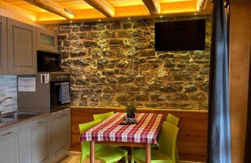 Auronzo di Cadore Apartment | Apartment 'Ciariè' with Mountain View and Shared Garden