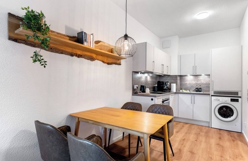 Unterwiehre-Nord Apartment | Apartment 'Km Style Apartments 8' with Balcony and Wi-Fi