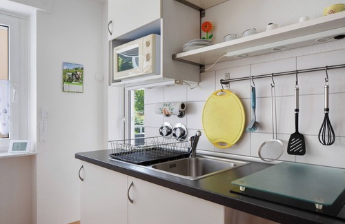 Stuhlinger-Eschholz Apartment | Apartment 'Ardoma' with Balcony and Wi-Fi