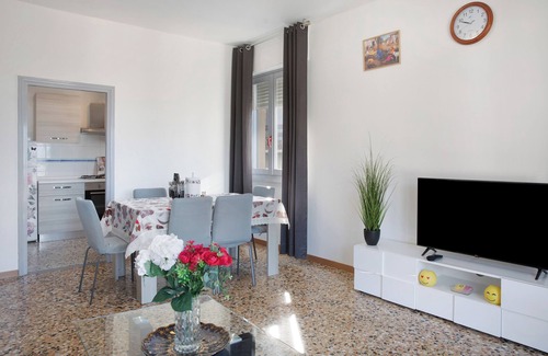 Poggiridenti Apartment | Apartment 'Dilman' with Mountain View, Private Terrace and Wi-Fi
